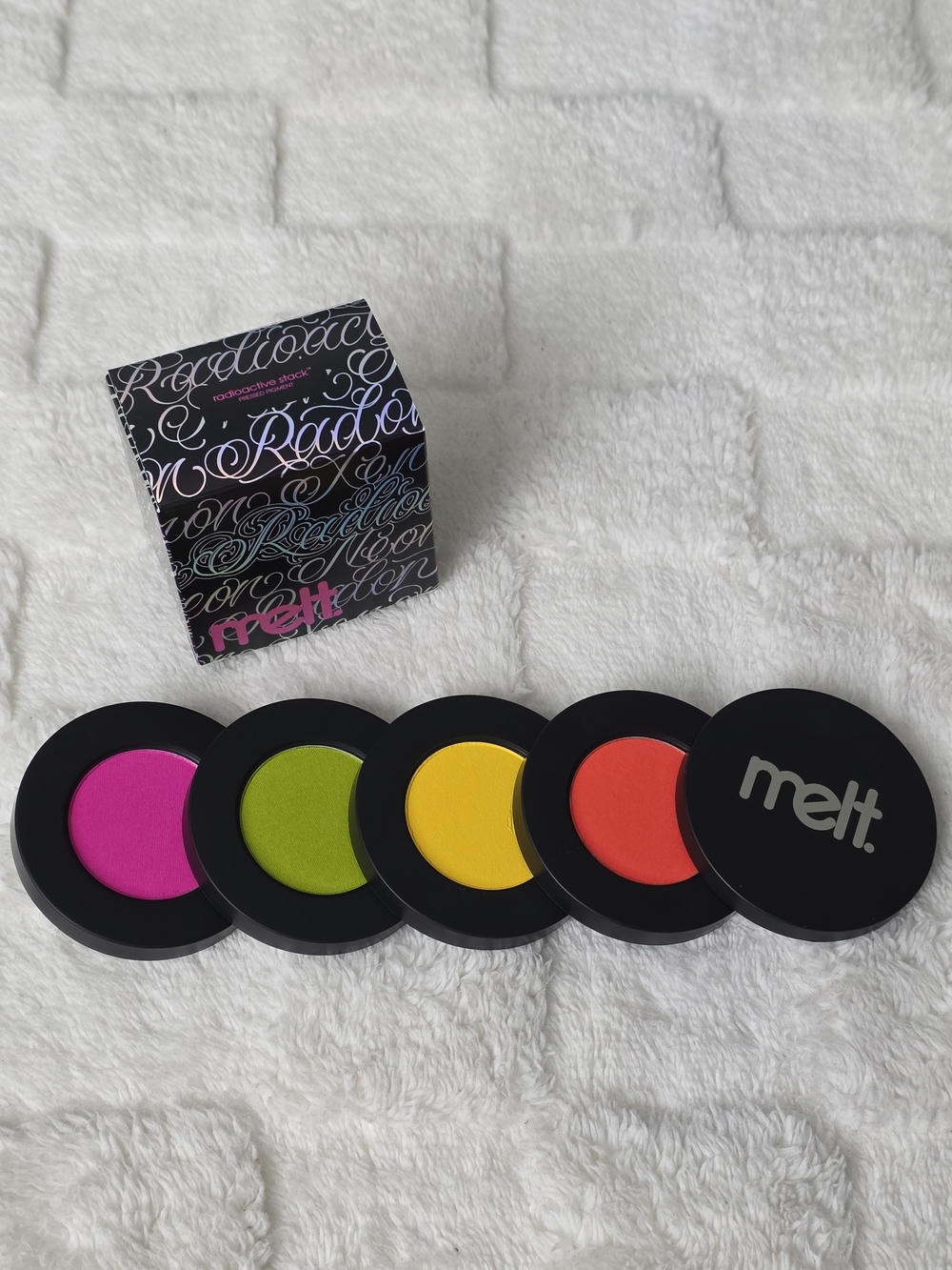 MELT COSMETICS RADIOACTIVE STACK PRESSED PIGMENT NIB